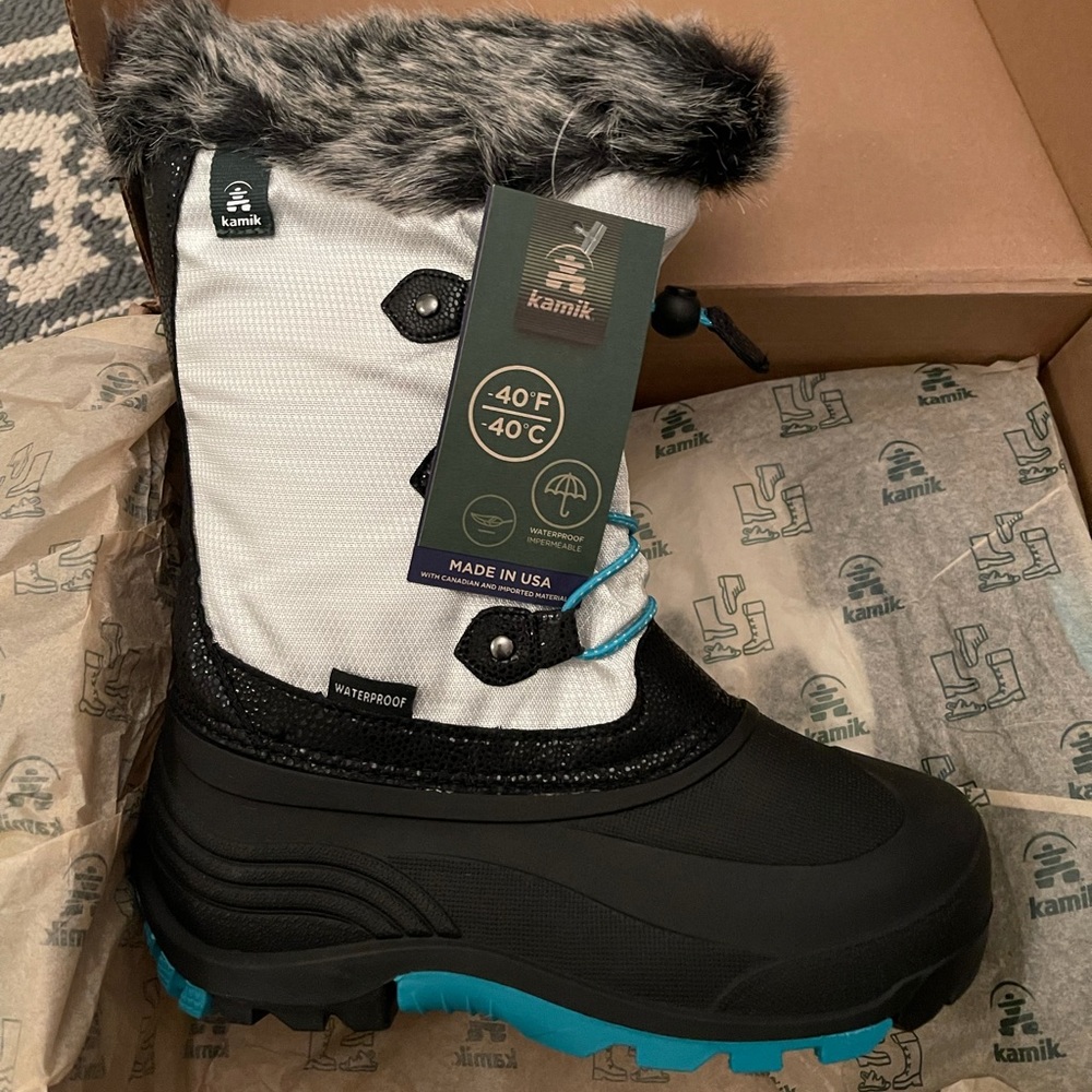 Girls Kamik winter boots NWT